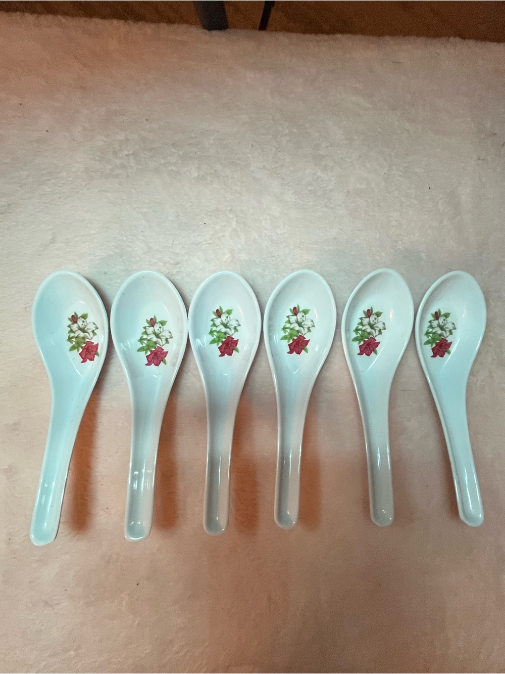 White Melamine Asian Soup Spoons with Pink Floral Accent - Set of 6 - Picture 5 of 7